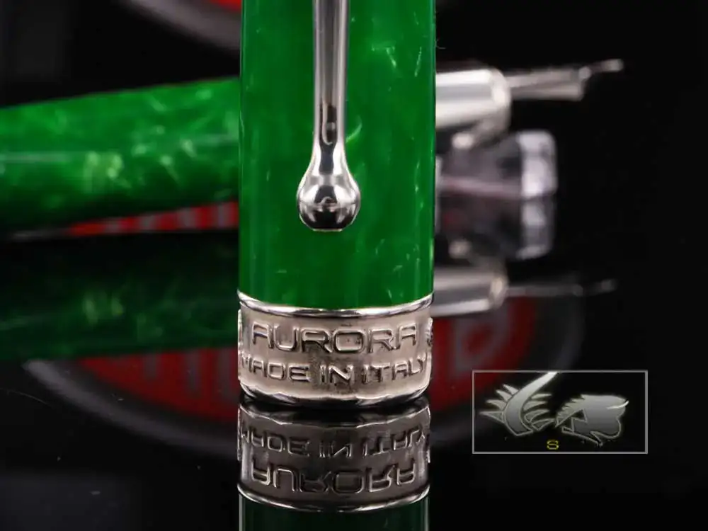 Tirreno-Fountain-Pen-LIMITED-EDITION-Green-946MT-6.webp