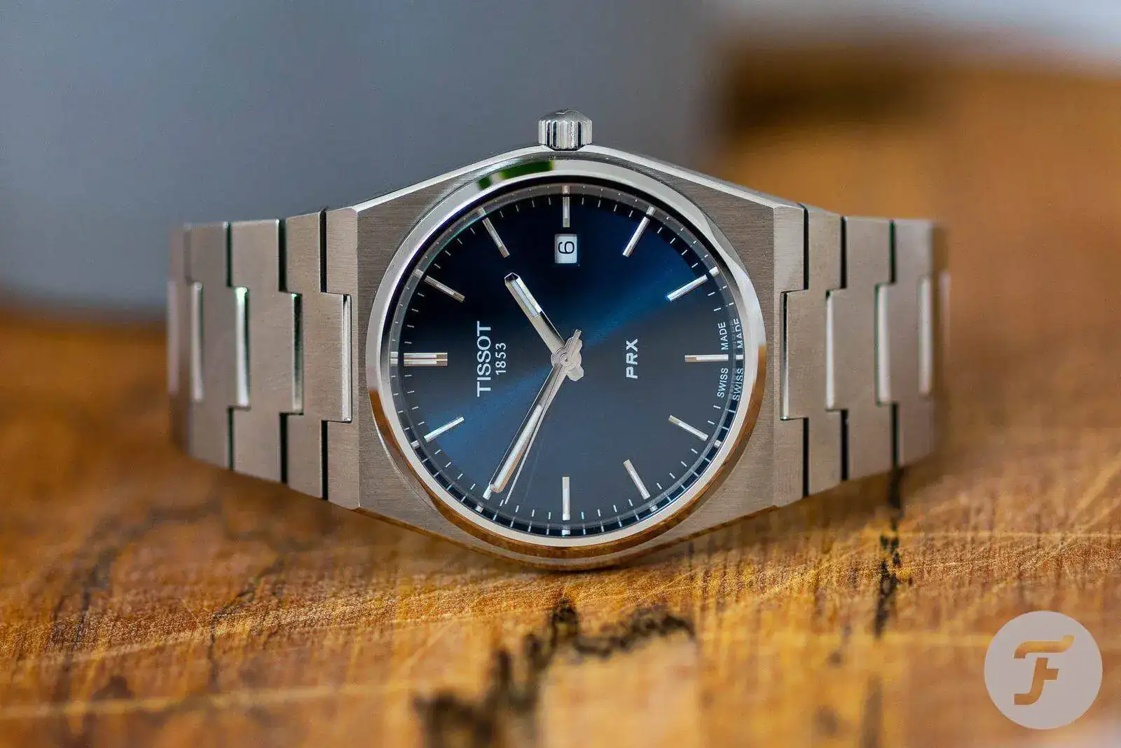 Tissot-PRX-Quartz-2.jpg