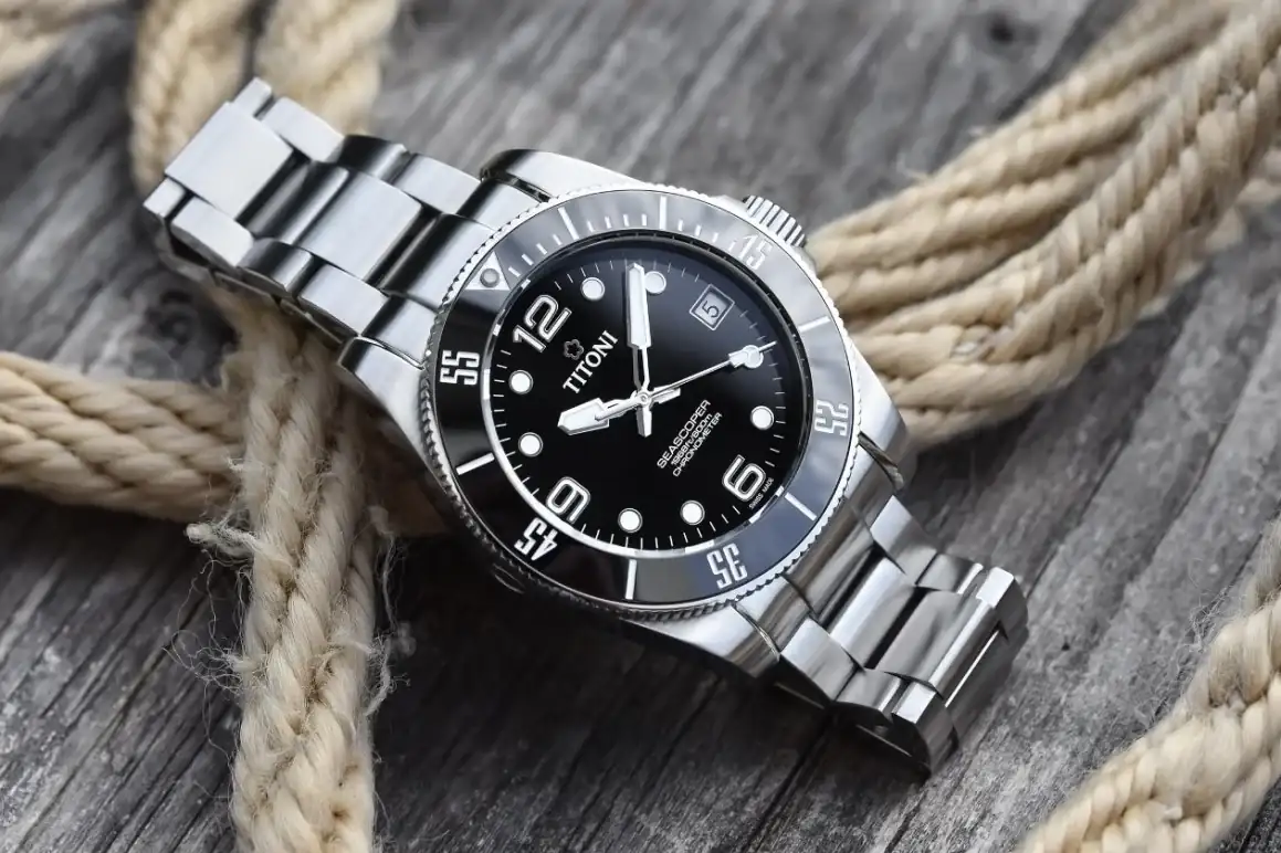 Titoni-Seascoper-Dive-Watch-11.webp