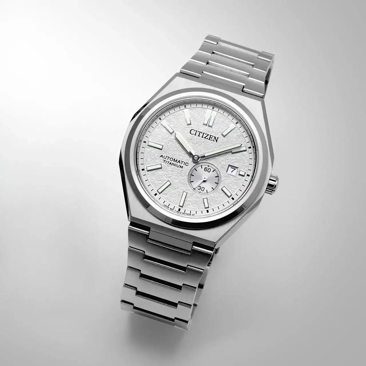 tizen-Super-Titanium-Small-Seconds-NJ0180-Series-3.webp