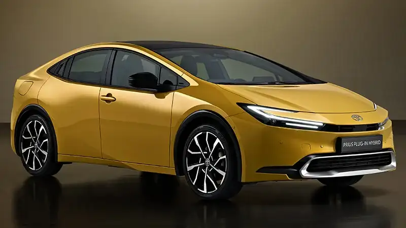 toyota-prius-2023-lateral-frontal.363641.webp