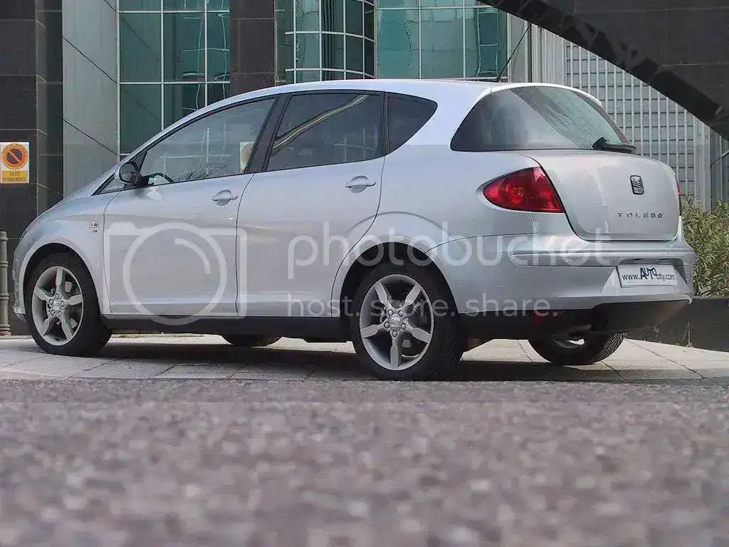 Trasera_Seat_Toledo_2010_2.webp