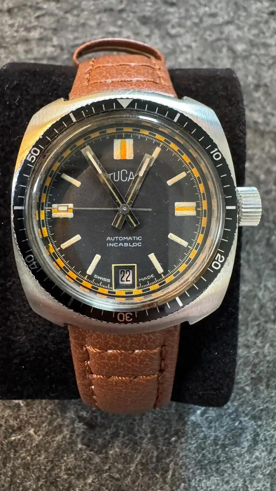 Tucah Diver Vintage.webp