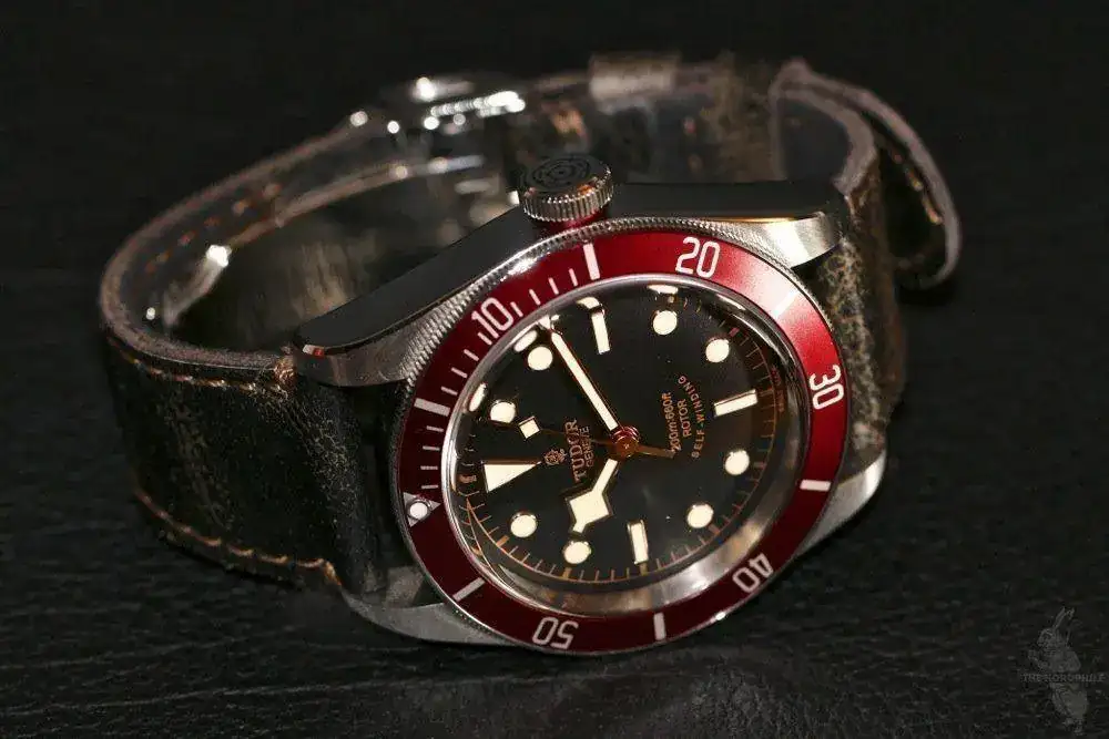 tudor-black-bay-15.webp