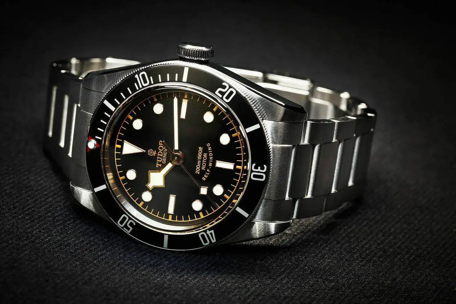Tudor-Black-Bay-Black-1.webp