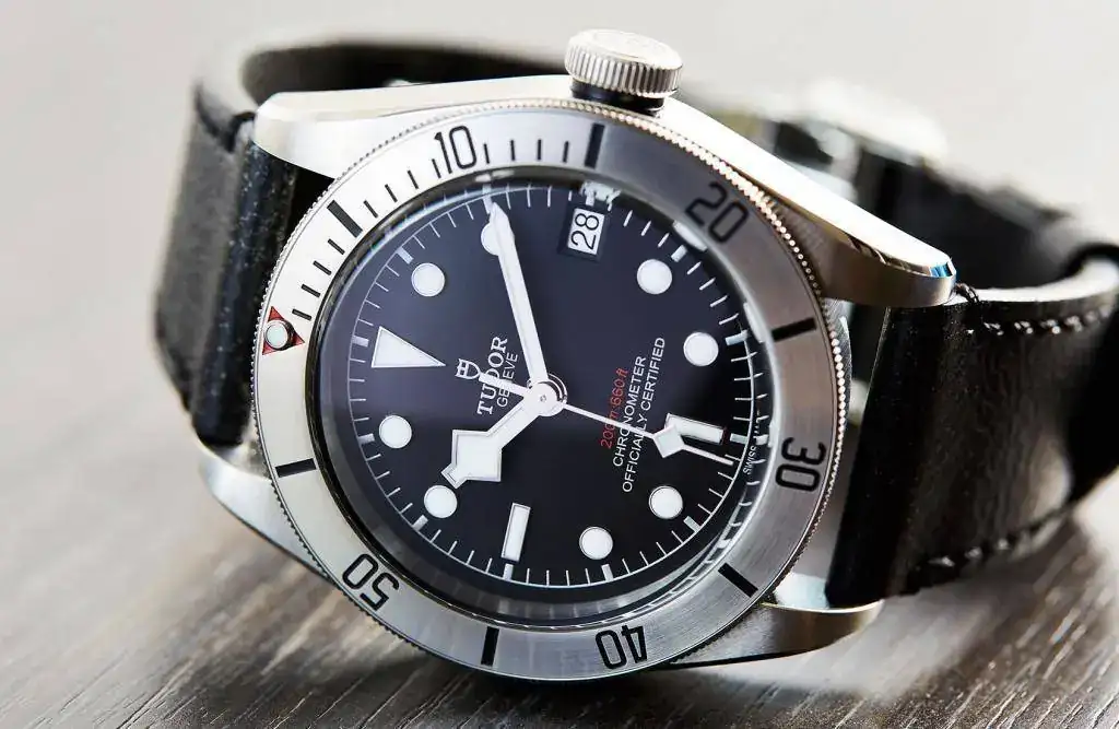 Tudor-Black-Bay-Steel-9.webp
