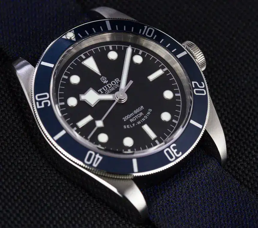 Tudor-heritage-black-bay-blue-4.webp