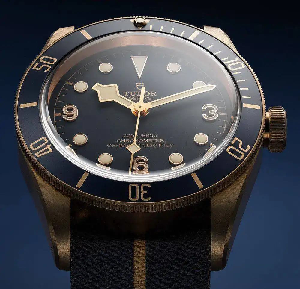 Tudor-Heritage-Black-Bay-Bronze-Blue-Bucherer-5.webp