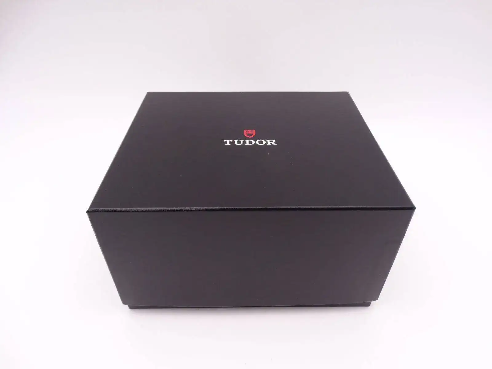 Tudor Heritage Black Bay GMT 06124.webp