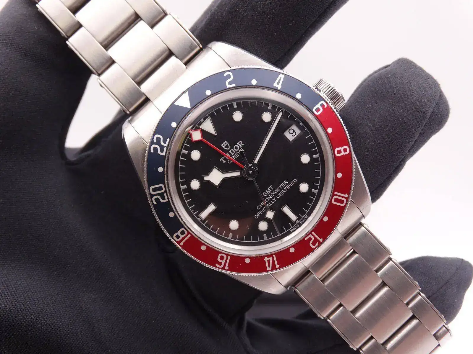 Tudor Heritage Black Bay GMT 06146.webp