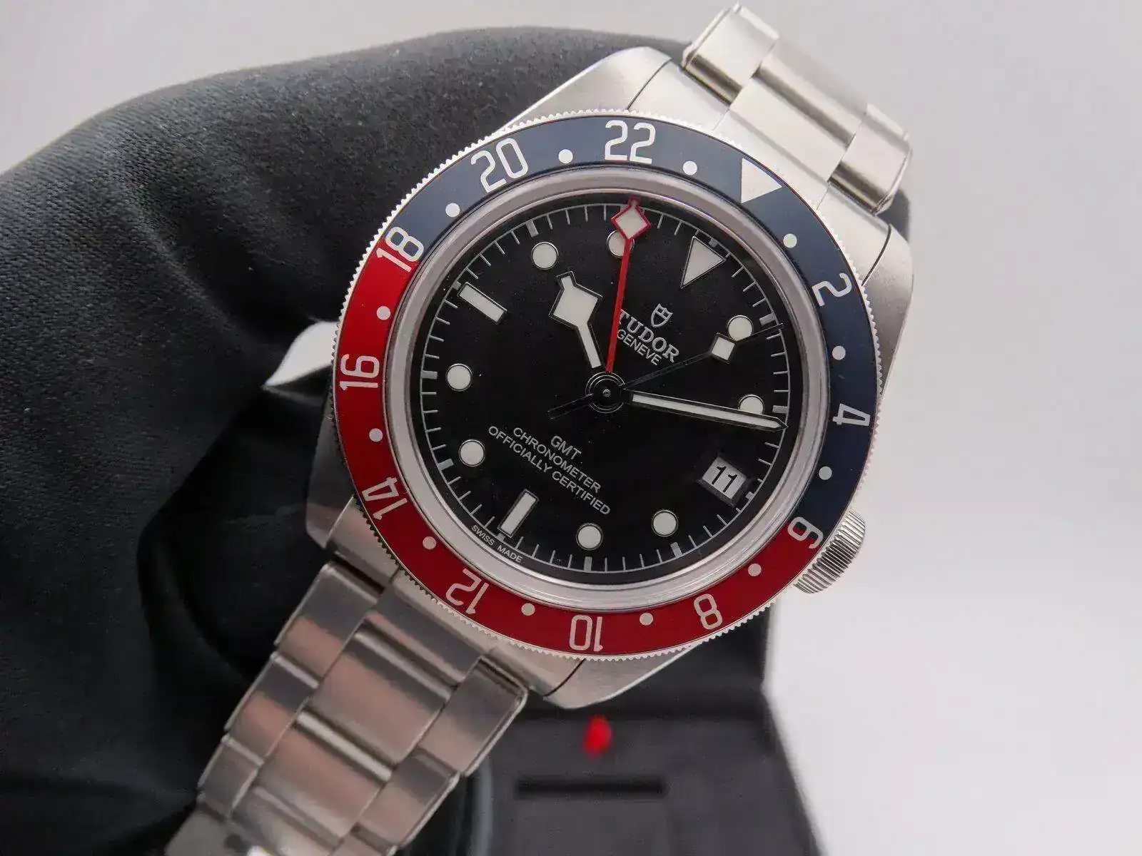 Tudor Heritage Black Bay GMT Pepsi 01010.webp