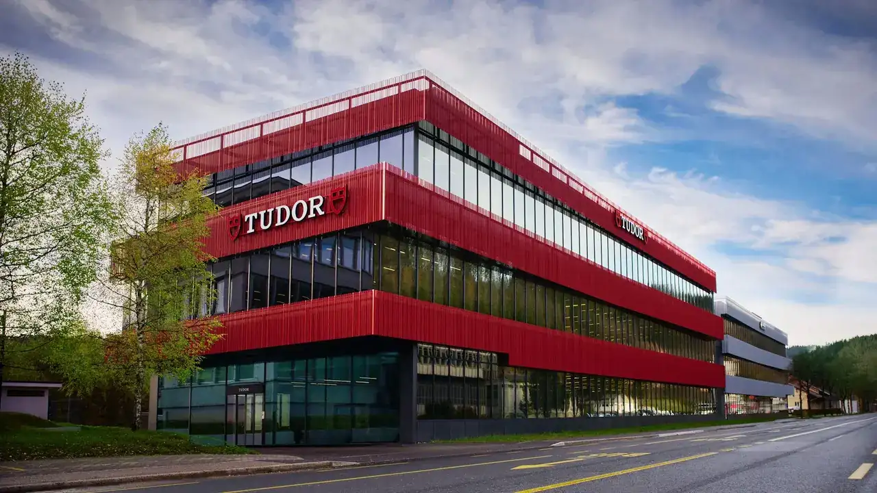tudor-manufacture-hero.jpg?ixlib=rails-1.1.webp