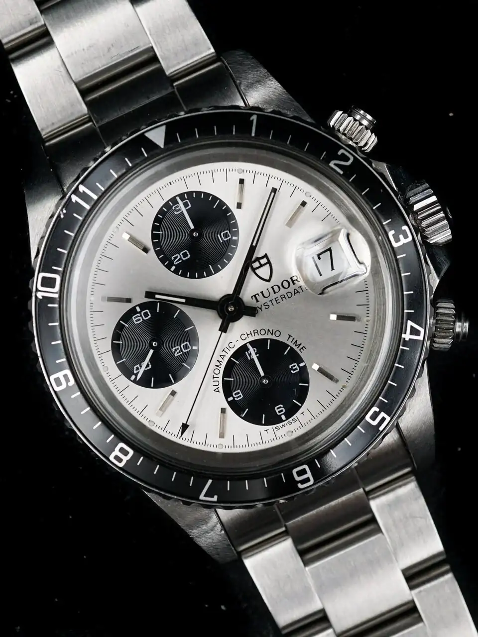 Tudor-Oysterdate-Chrono-Time-1_13_of_28.webp