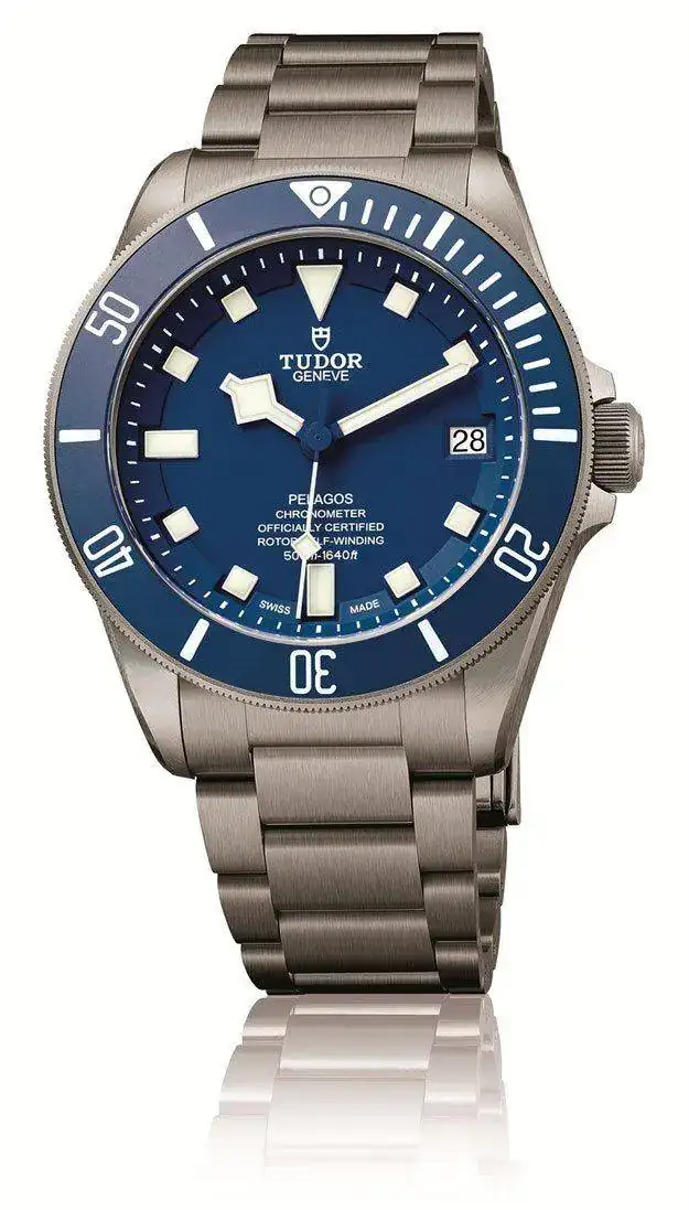 Tudor-Pelagos-azul-brazalete.webp