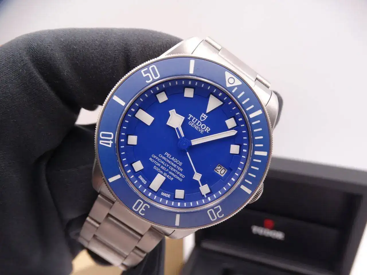 Tudor Pelagos Blue 03014.JPG