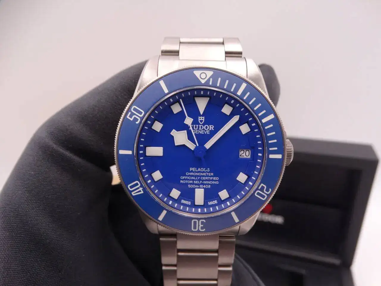 Tudor Pelagos Blue 03034.JPG