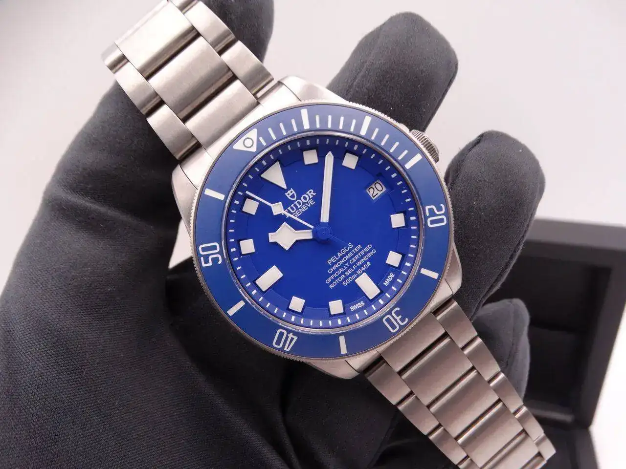 Tudor Pelagos Blue 03036.JPG
