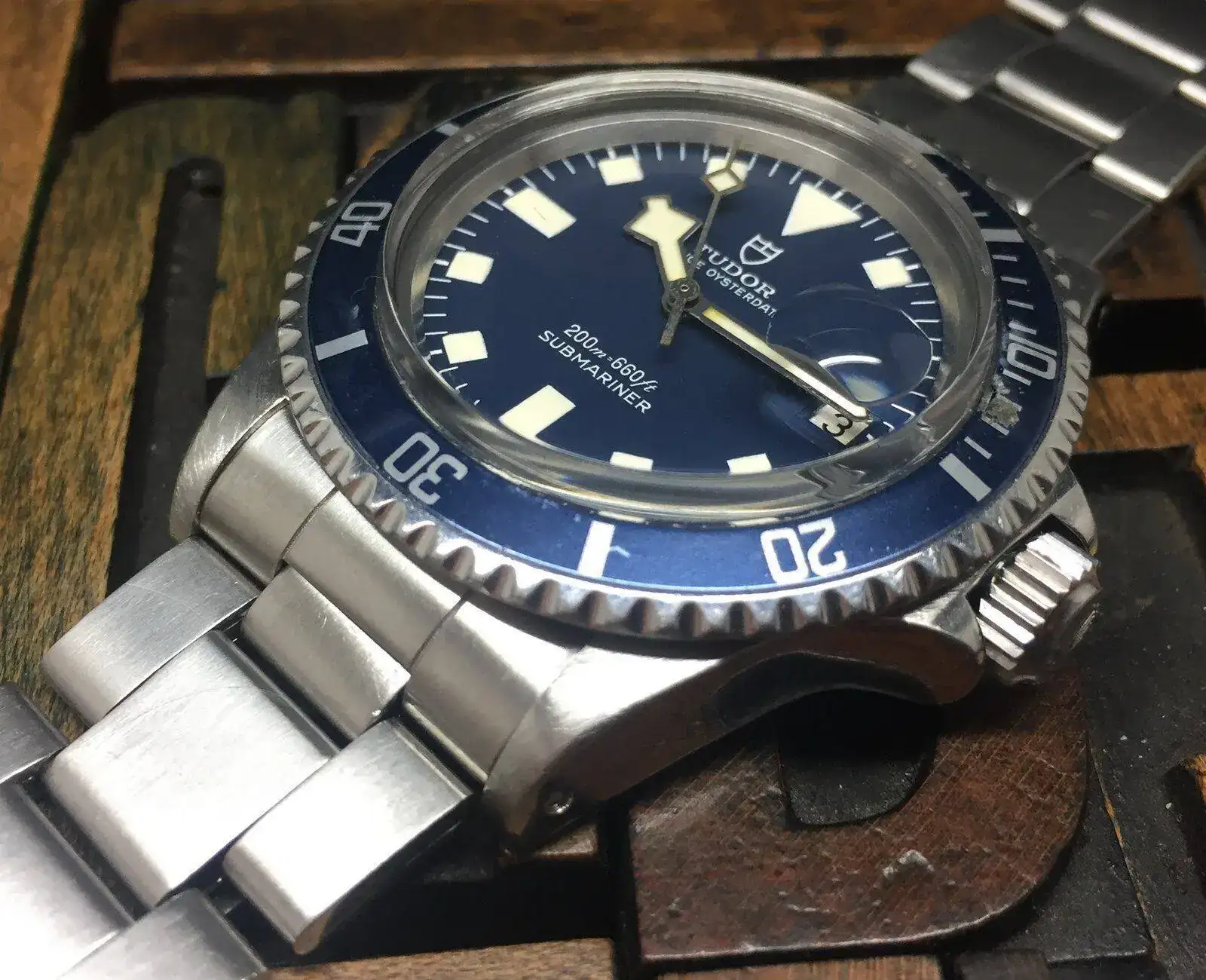 tudor_sub.jpg