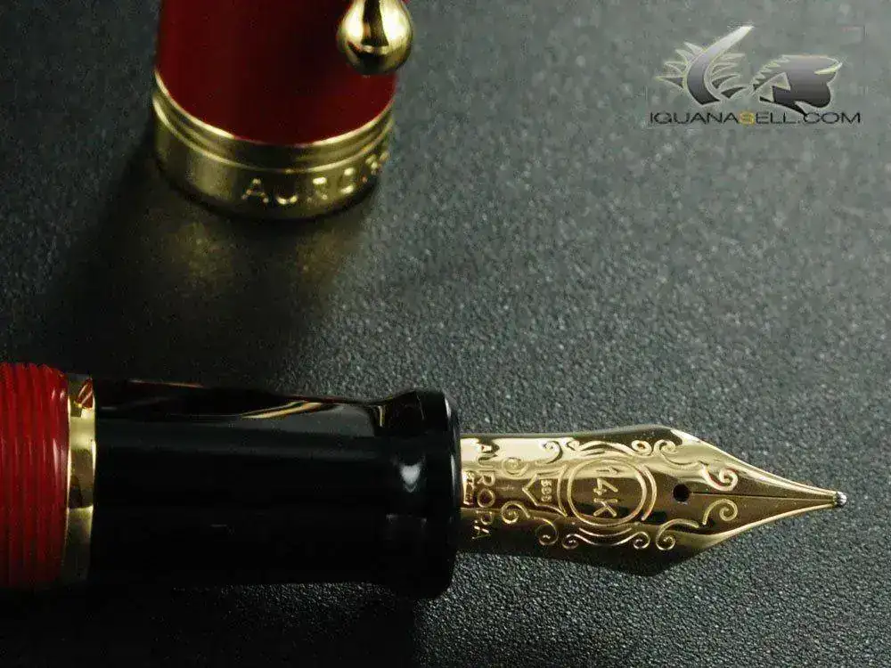 tum-Fountain-Pen-Burgundy-Resin-&-Gold-Nib-D12XM-3.webp