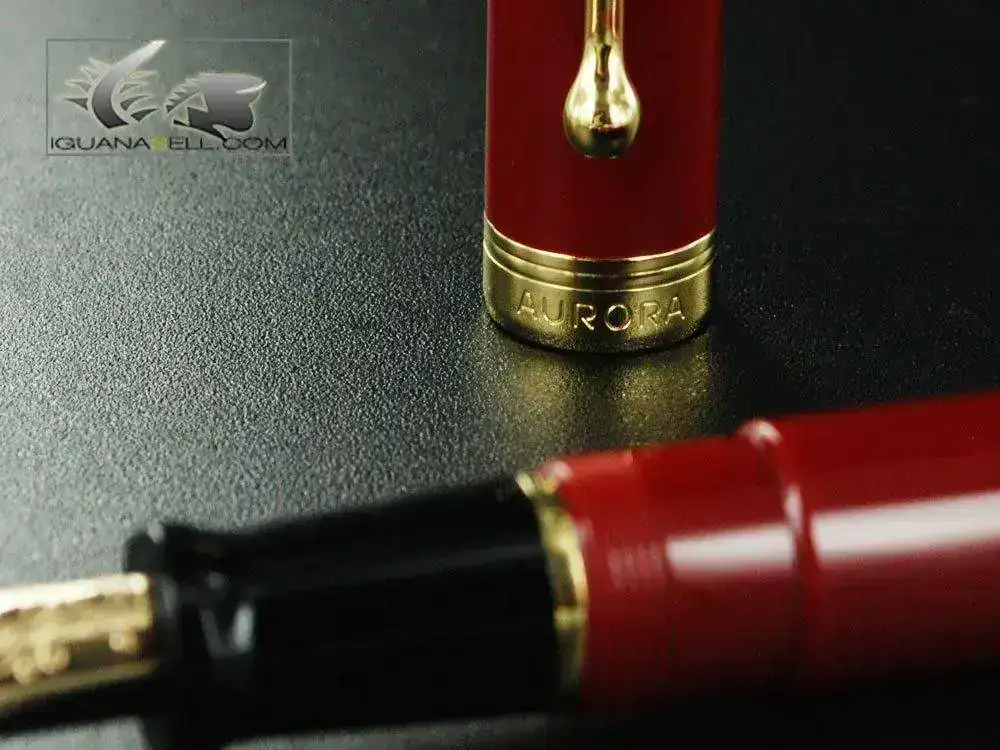 tum-Fountain-Pen-Burgundy-Resin-&-Gold-Nib-D12XM-4.webp
