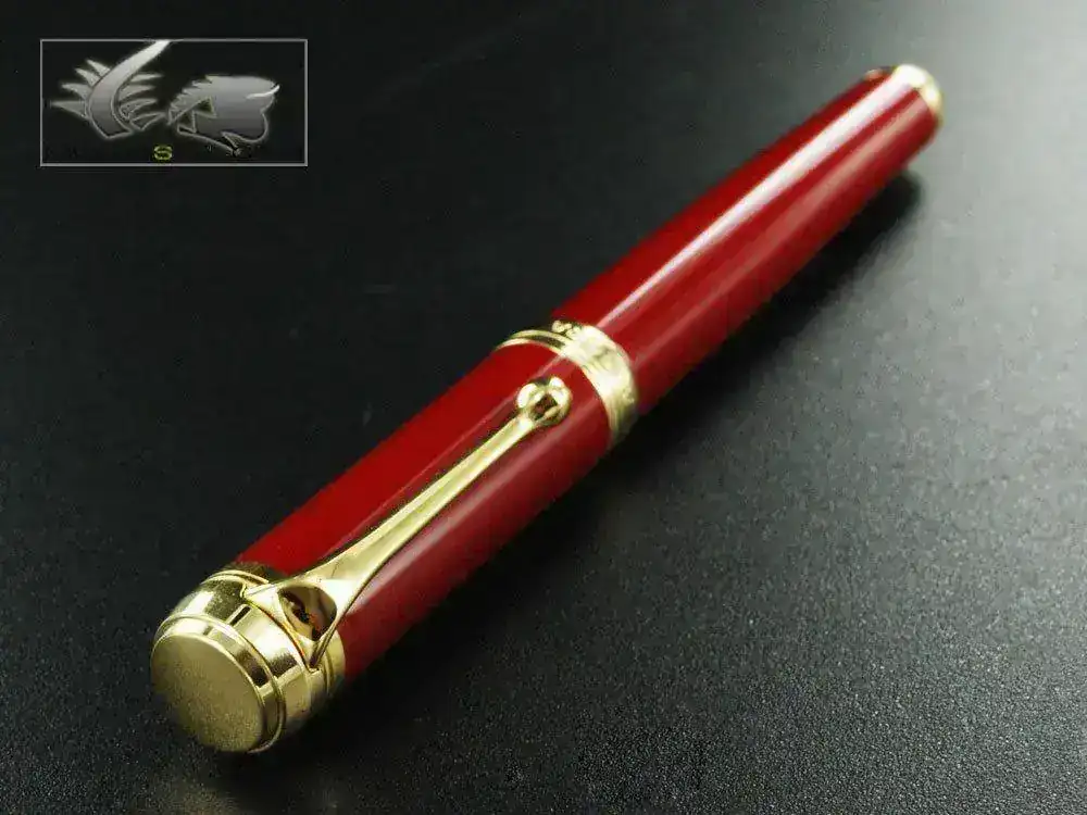 tum-Fountain-Pen-Burgundy-Resin-&-Gold-Nib-D12XM-7.webp
