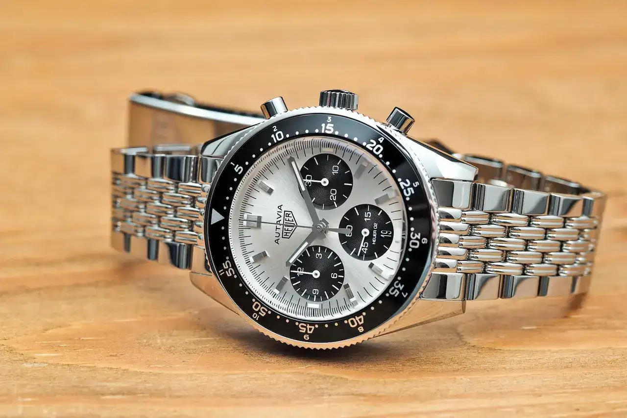 uer-Autavia-Jack-Heuer-Limited-Edition-cover-image.webp