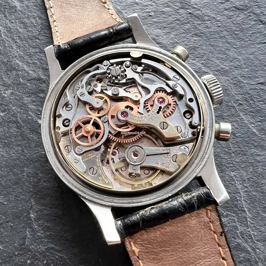 ulysse-nardin-chronograph-1940s-valjoux-23.webp