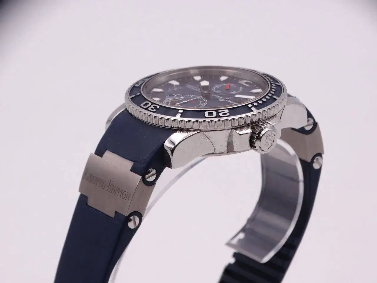 Ulysse Nardin Maxi Marine Blue Surf Limited Edition 05952.JPG