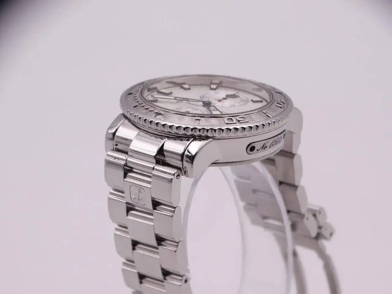 Ulysse Nardin Maxi Marine Diver 09385.webp