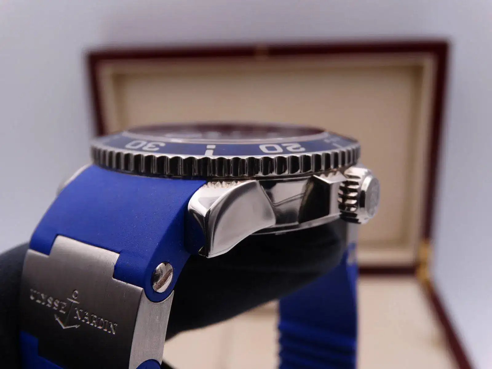 Ulysse Nardin Maxi Marine Diver Blue Gold 260-32 05378.webp