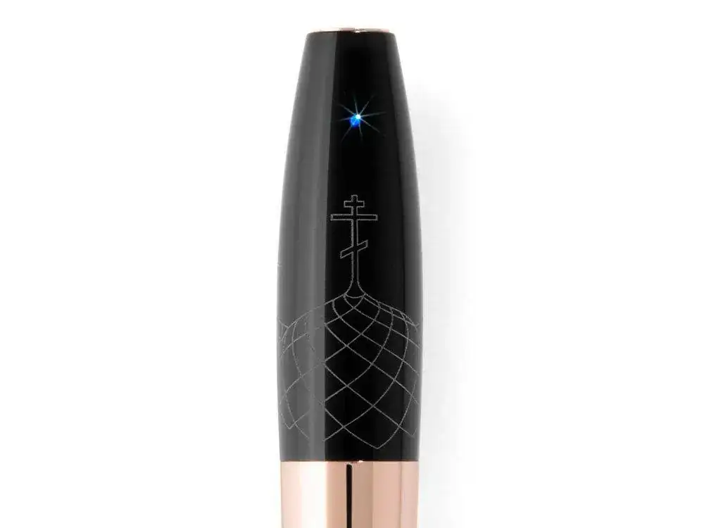 una-Credo-Fountain-Pen-Orthodox-Domes-Resin-Gold-3.webp