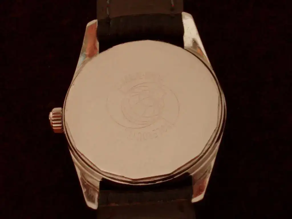 UNIVERSAL G.POLEROURTER SELLO.webp