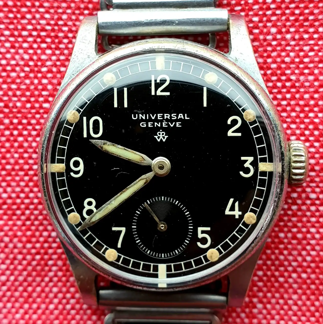 UNIVERSAL GENÈVE 1, Wilhelmina, 30.4mm Ø.webp