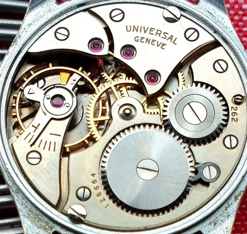 UNIVERSAL GENÈVE 3, Cal. UG 262 = Marc Favre 595.webp