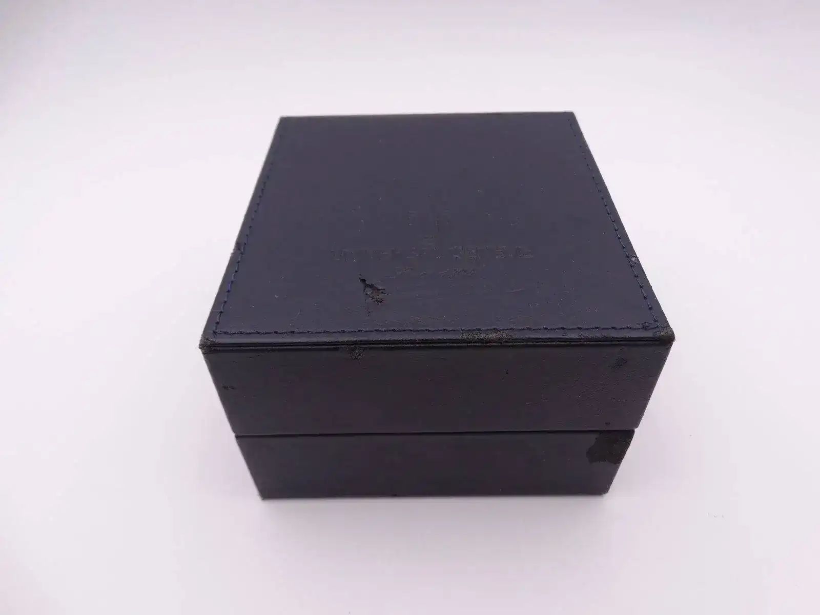 universal geneve automatic power reserve 3873.webp