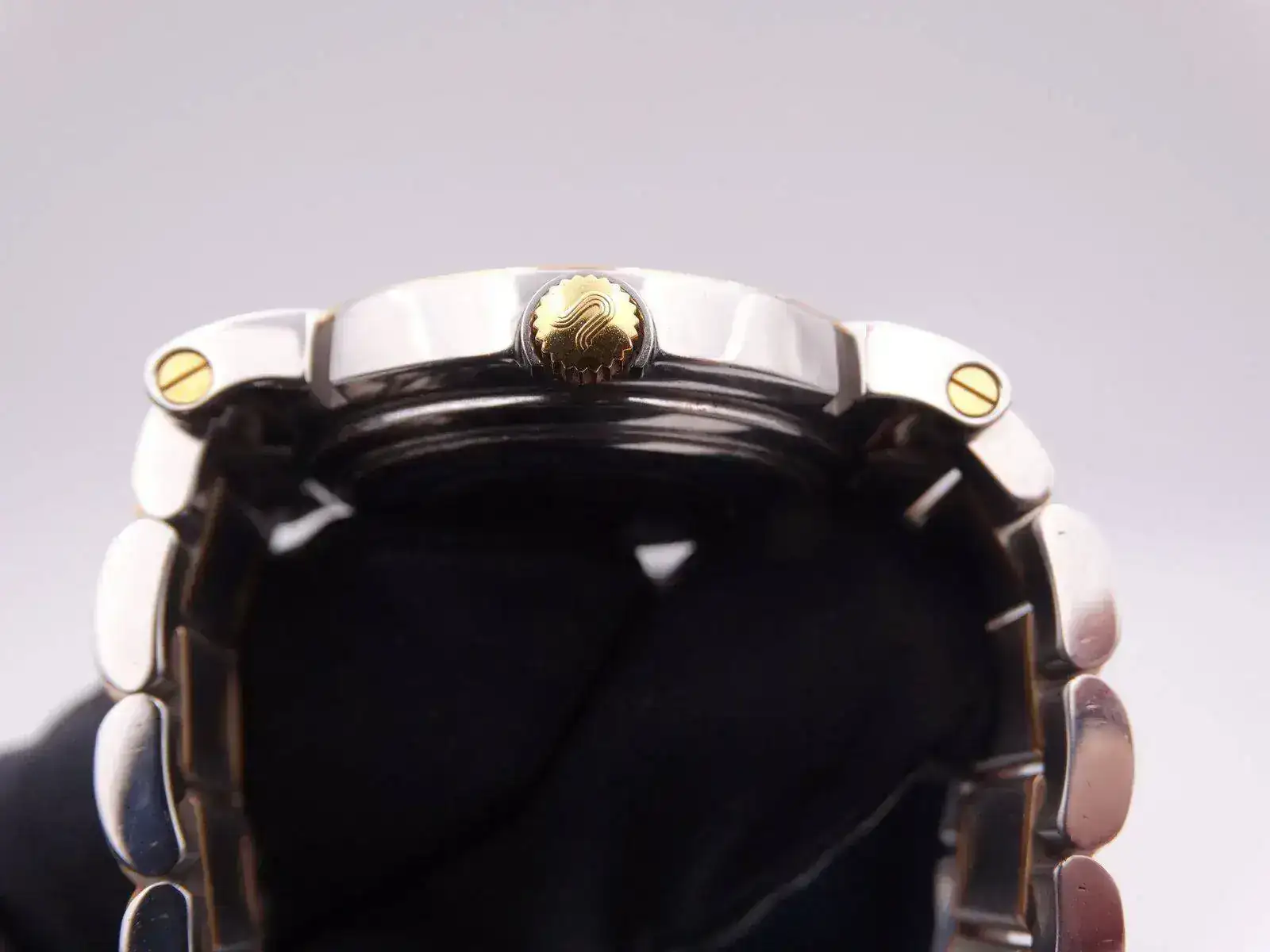 universal geneve automatic power reserve 3880.webp