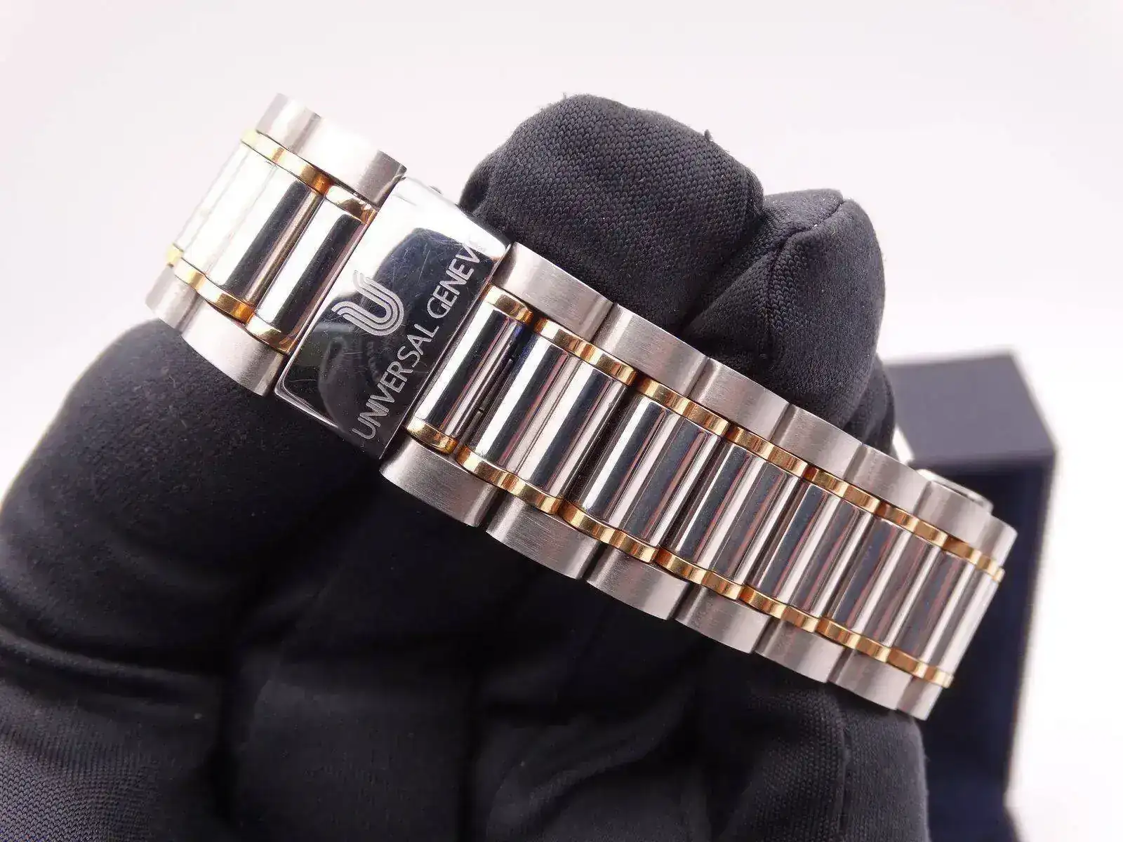 universal geneve automatic power reserve 3883.webp