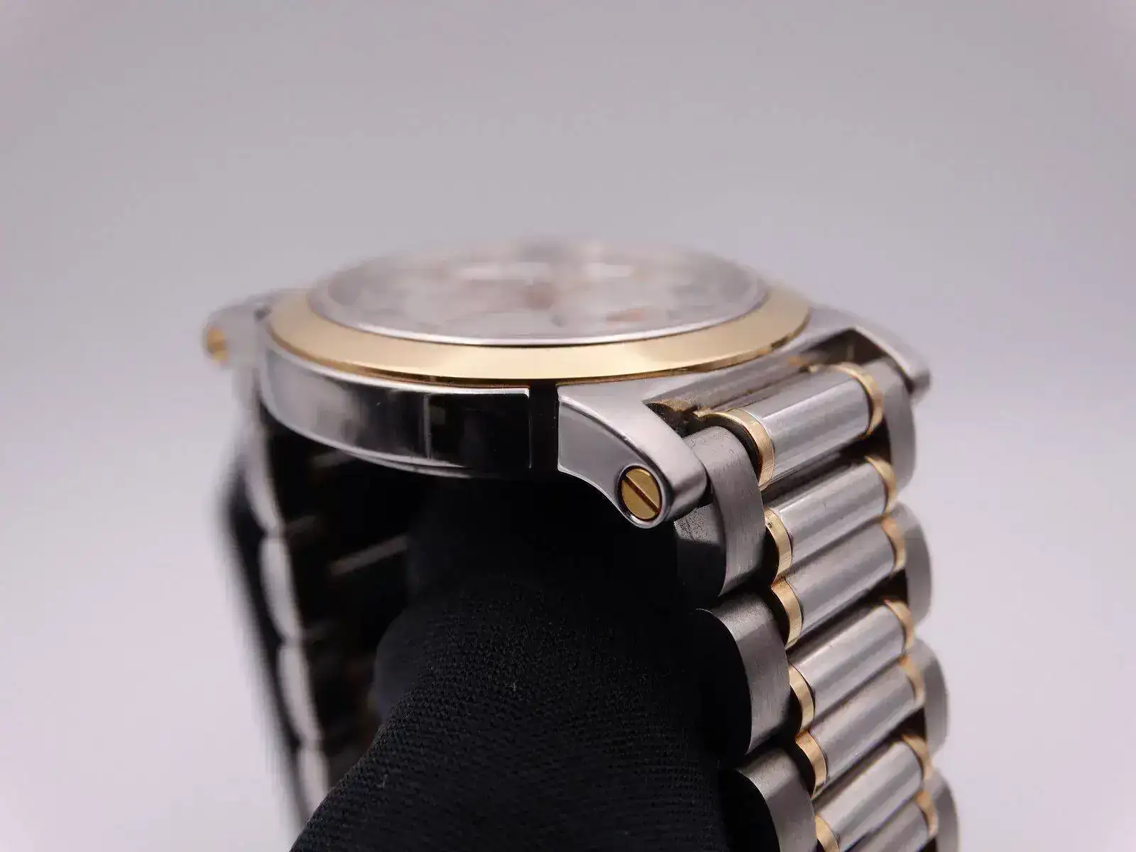 universal geneve automatic power reserve 3887.webp