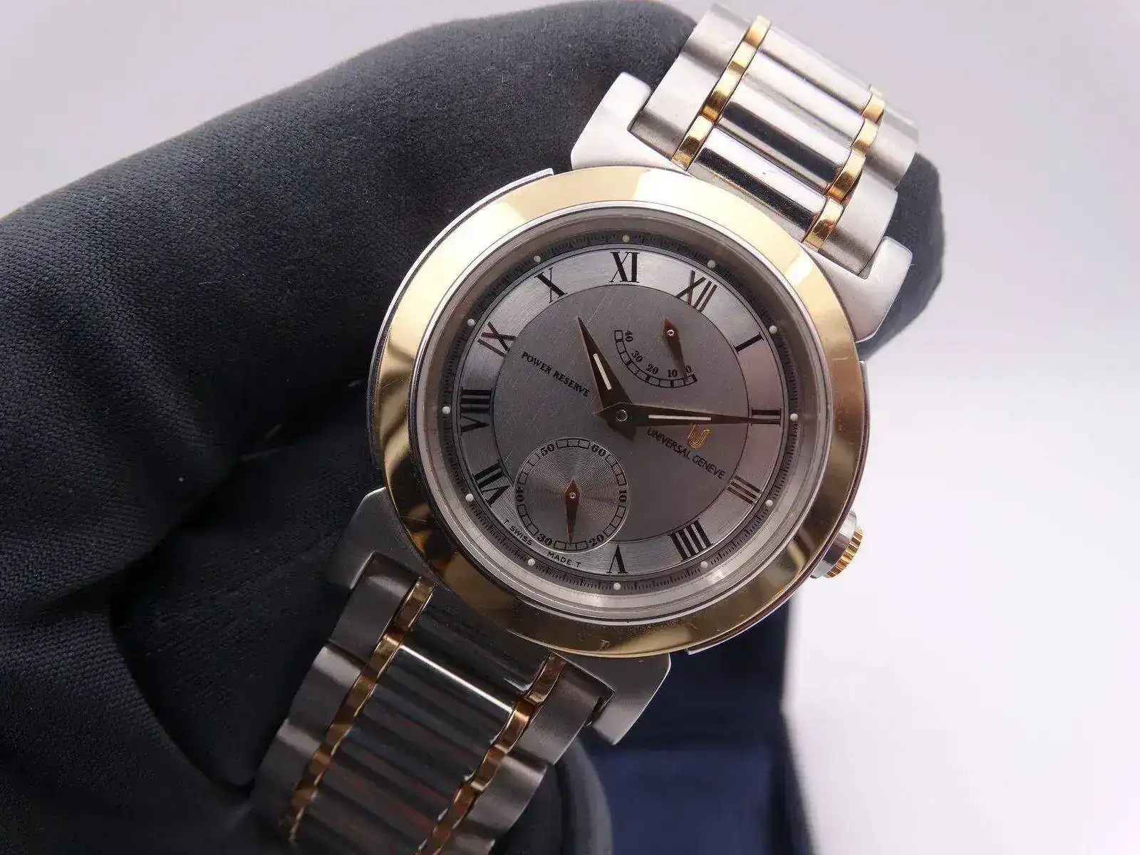 universal geneve automatic power reserve 3902.webp