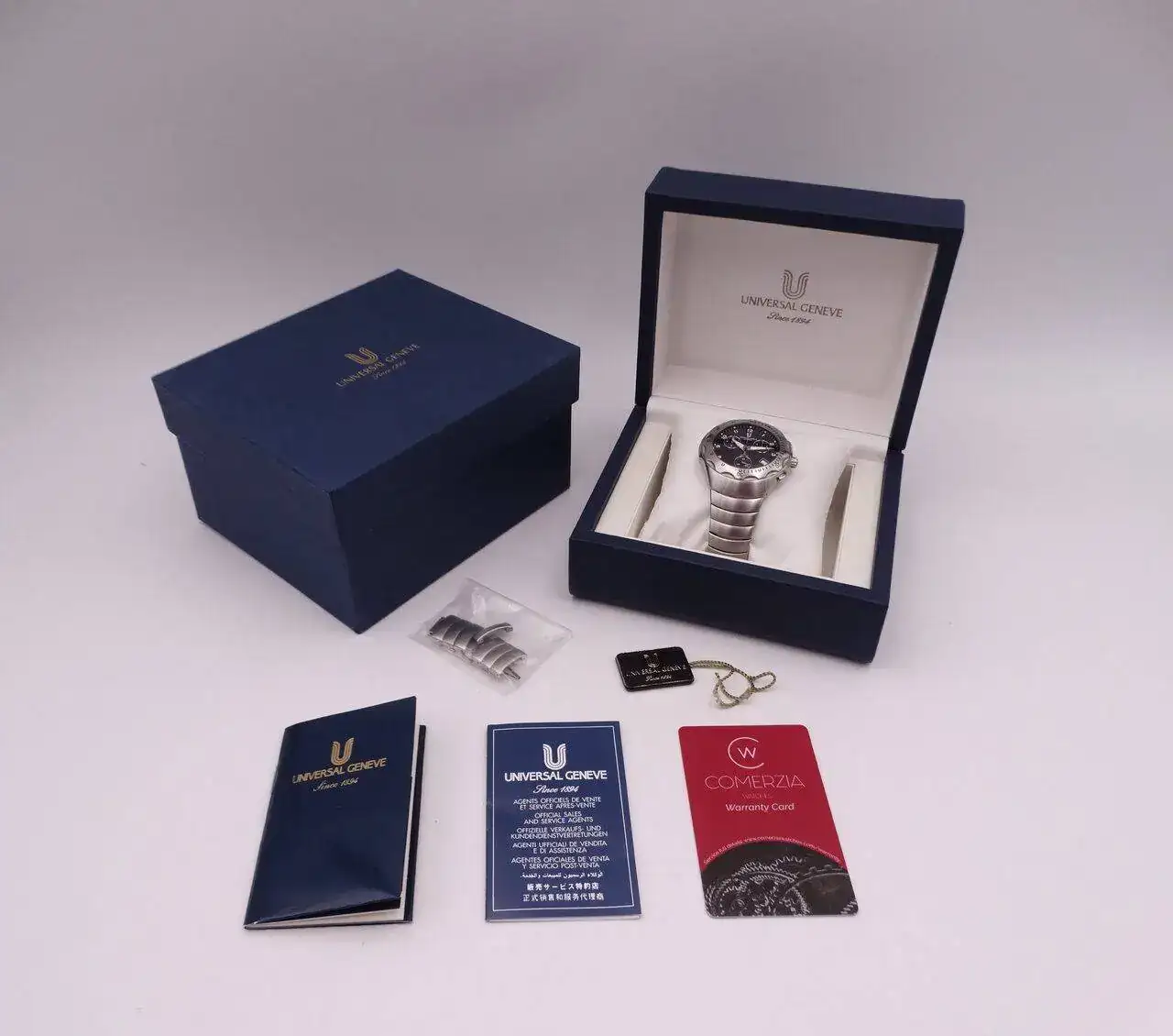Universal Geneve Compax Quartz 02680.webp