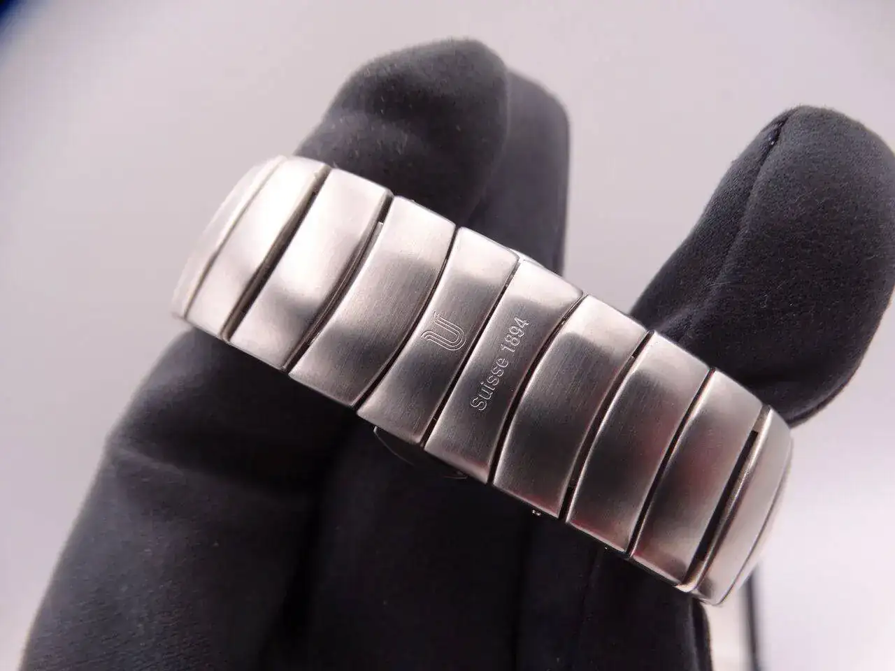Universal Geneve Compax Quartz 02691.webp