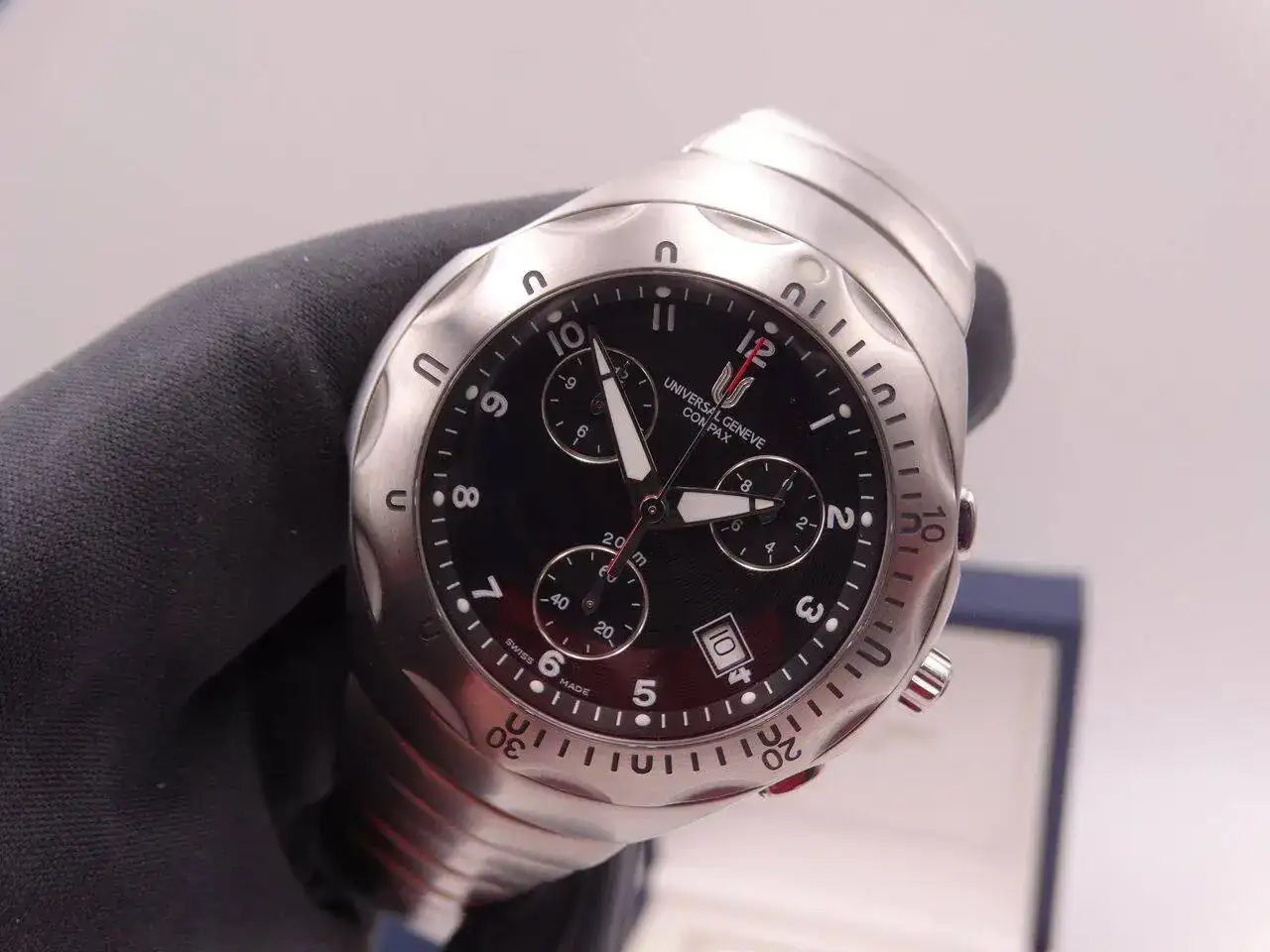 Universal Geneve Compax Quartz 02701.webp