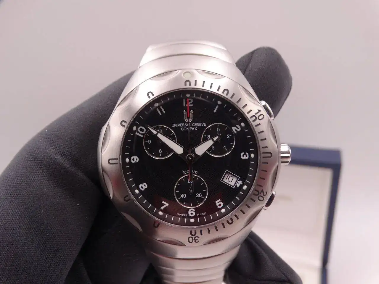 Universal Geneve Compax Quartz 02702.webp