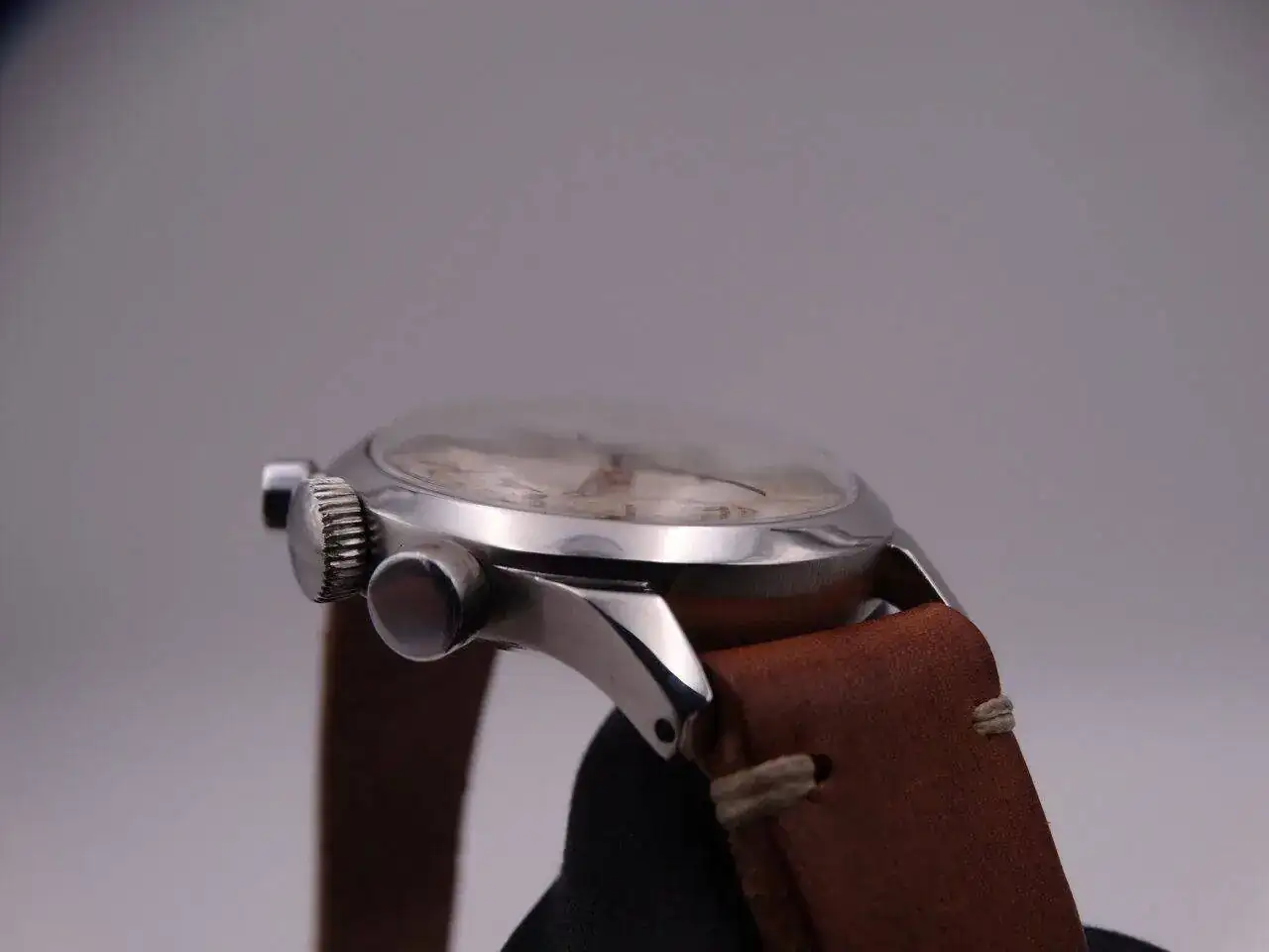 Universal Geneve Unicompax 02893.JPG