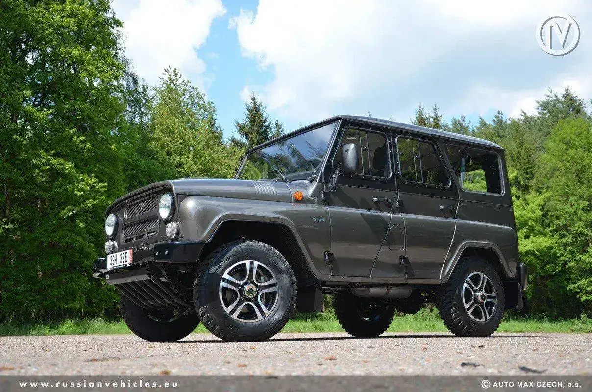 unter-Trophy-AMC-www-russianvehicles-eu-back-front.webp