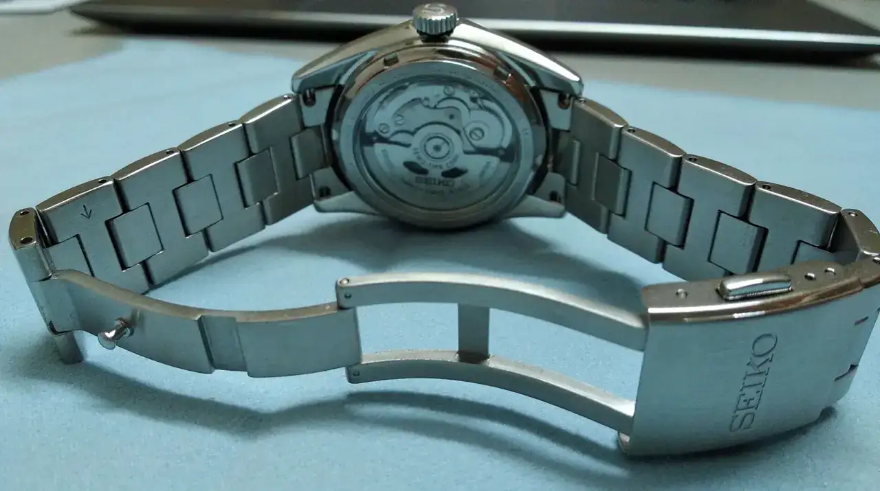uploads%2F2016%2F09%2FSeiko-SARB033-clasp-bracelet.webp