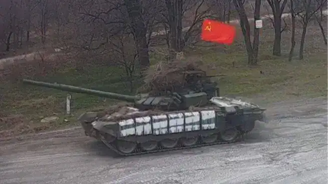 urss-bandera-tanque-ruso-655x368.jpg