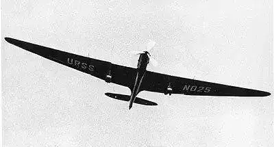 URSS_ANT-25_N025_in_flight.webp