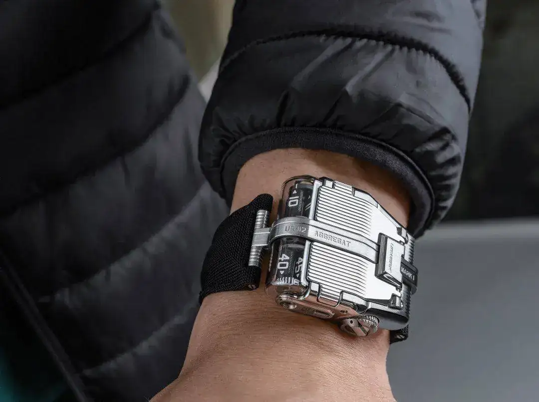 Urwerk UR-112 4.jpg