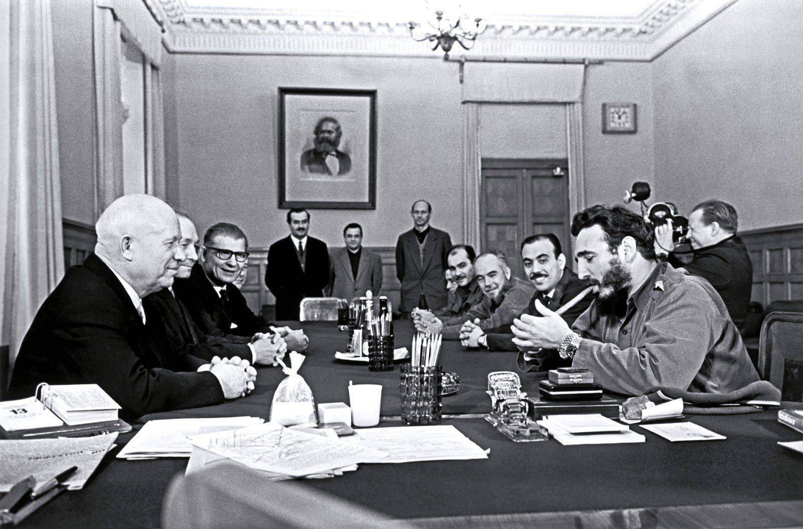 v-with-Fidel-Castro-Rolex-Day-Date-and-Submariner-.jpg